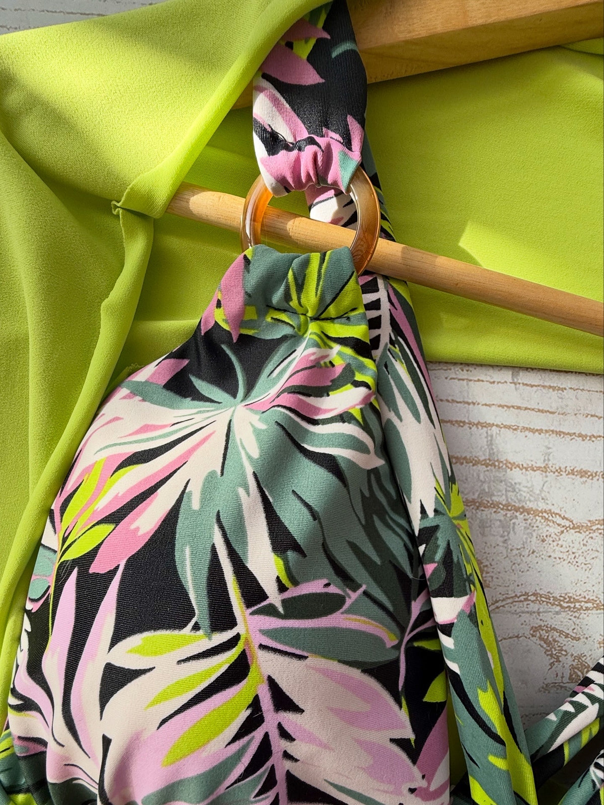 Traje de baño Amalfy hojas pistacho