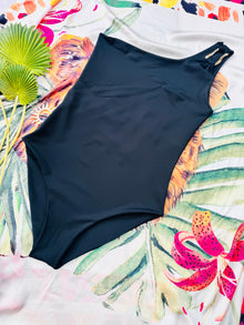 Traje de baño kaway asimétrico hebilla dorada negro