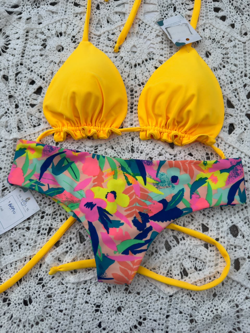 Conjunto ibiza amarillo tanga fitness flores neon