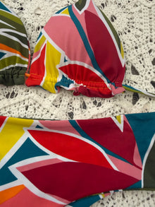 Conjunto ibiza tanga brasil tiro medio hojas de colores