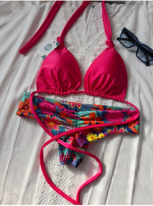Conjunto bahia fitness tiro normal flores tropicales