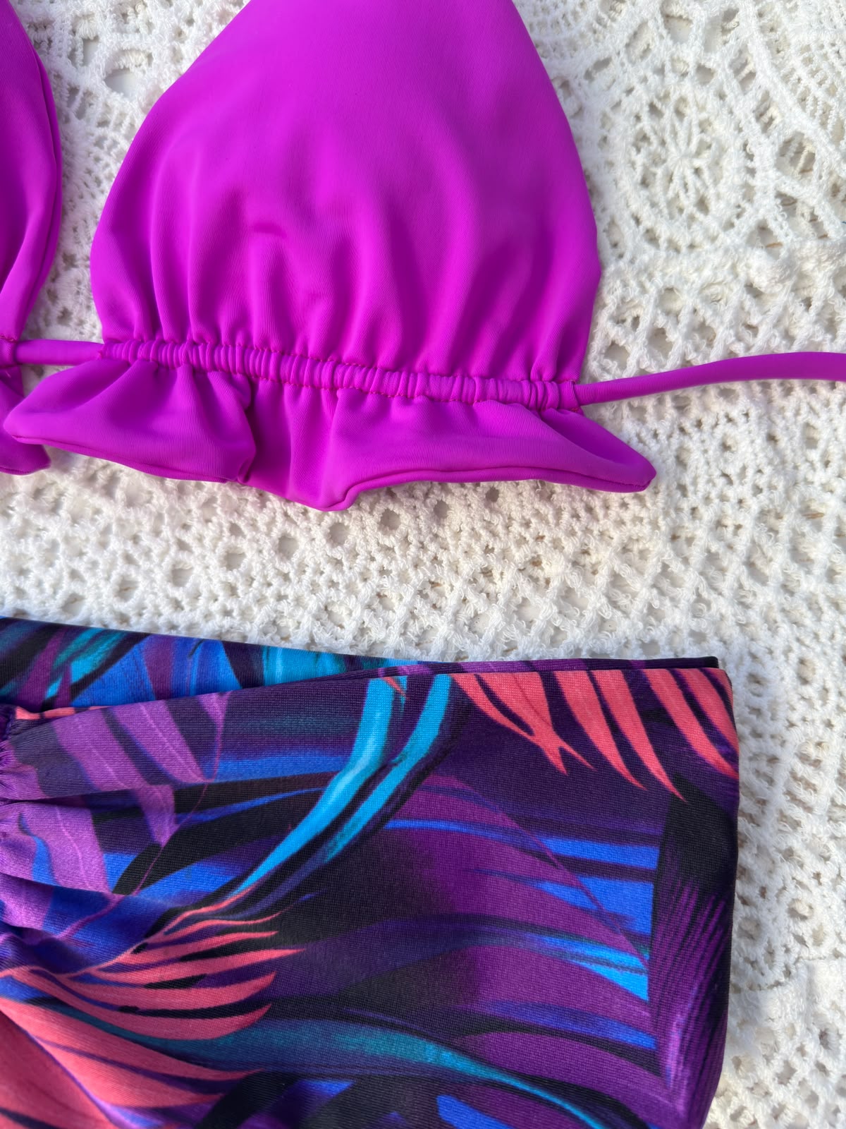 Conjunto ibiza magenta tanga fitness tiro medio hojas moradas