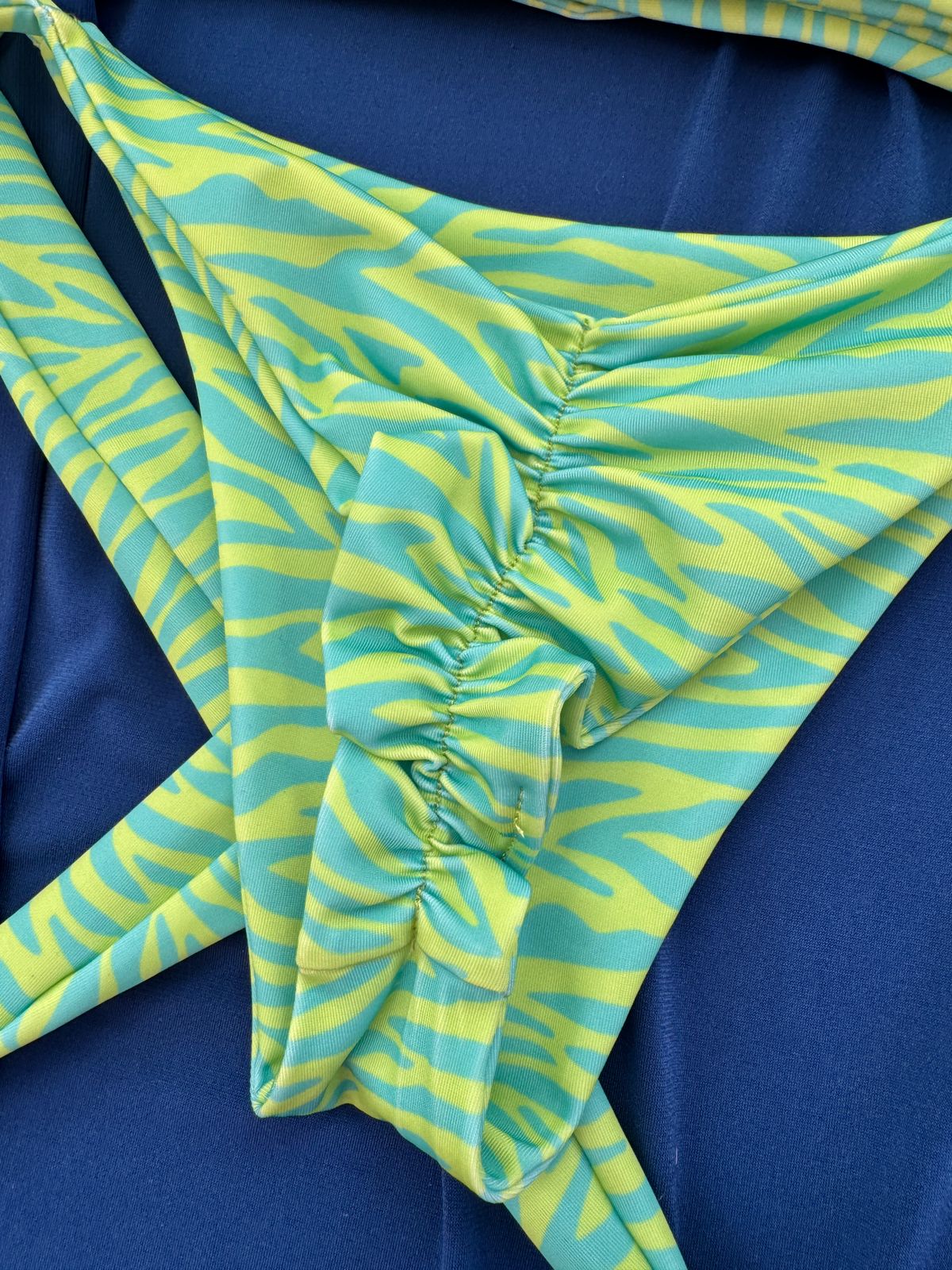 Conjunto Iibiza cebra neon