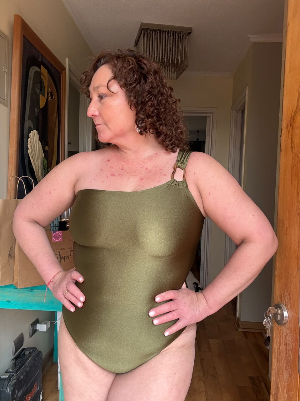 Traje de baño entero Kaway hebilla dorada oasis glam verde militar
